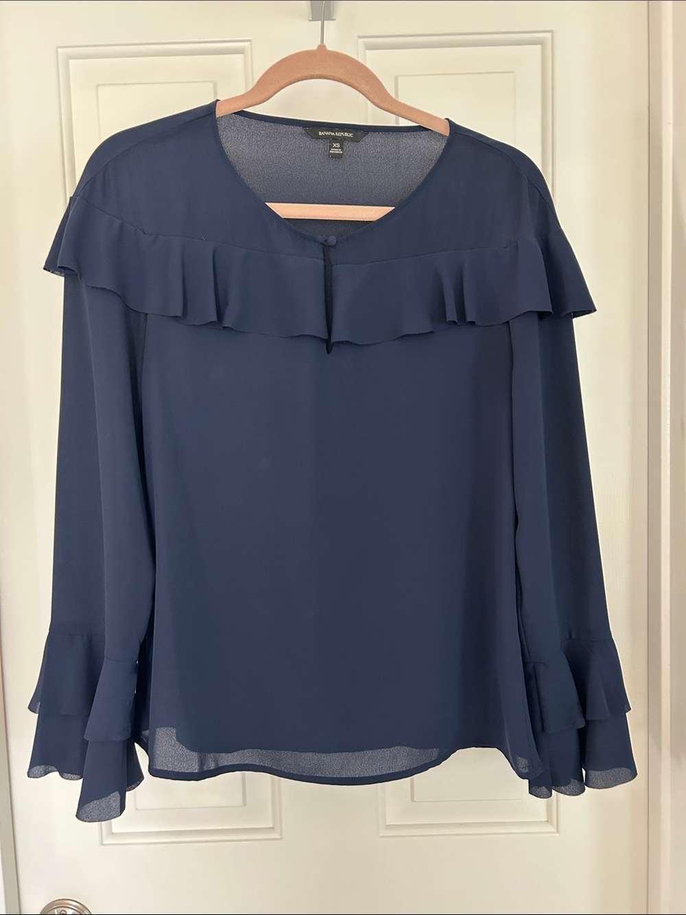 Banana Republic Navy Ruffle key hole Neck Long Sleeve Blouse